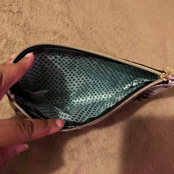 Makeup Bag - Picture 4 of 4